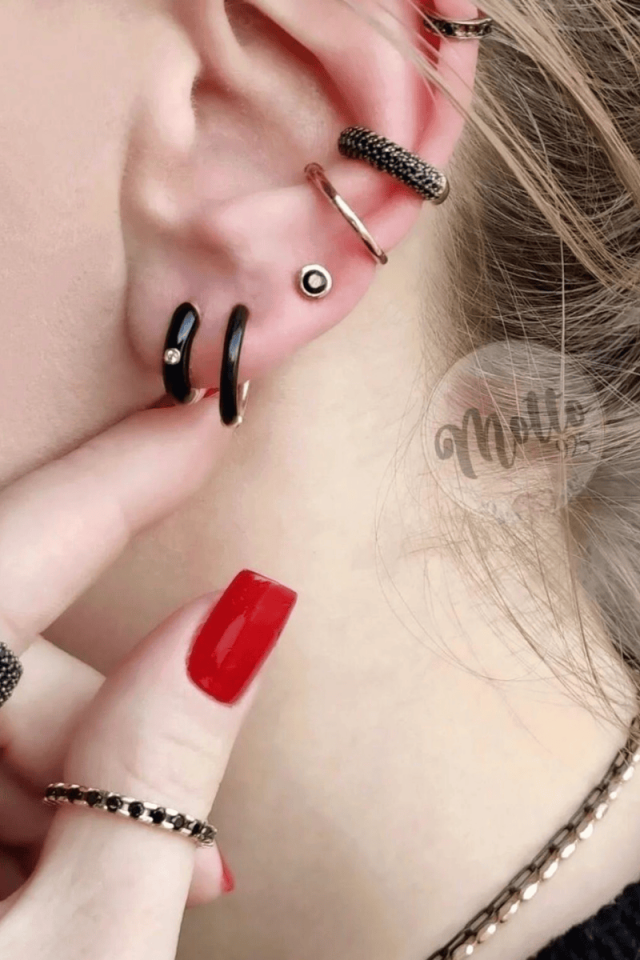 Siyah Mineli Halka Küpe Kombini