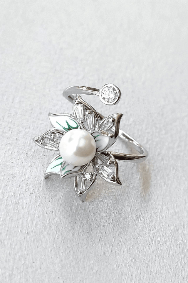 Çiçek Figür İnci & Mine Detaylı Yüzük