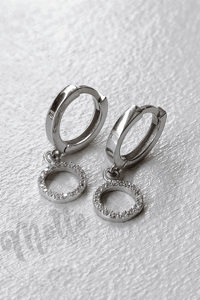 Beyaz Taşlı Daire Figür Sallantılı Halka Küpe