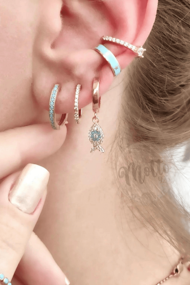 Tek Taş Detaylı Beyaz Taş Sıralı Earcuff Küpe