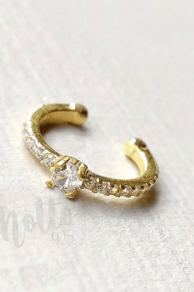 Tek Taş Detaylı Beyaz Taş Sıralı Earcuff Küpe