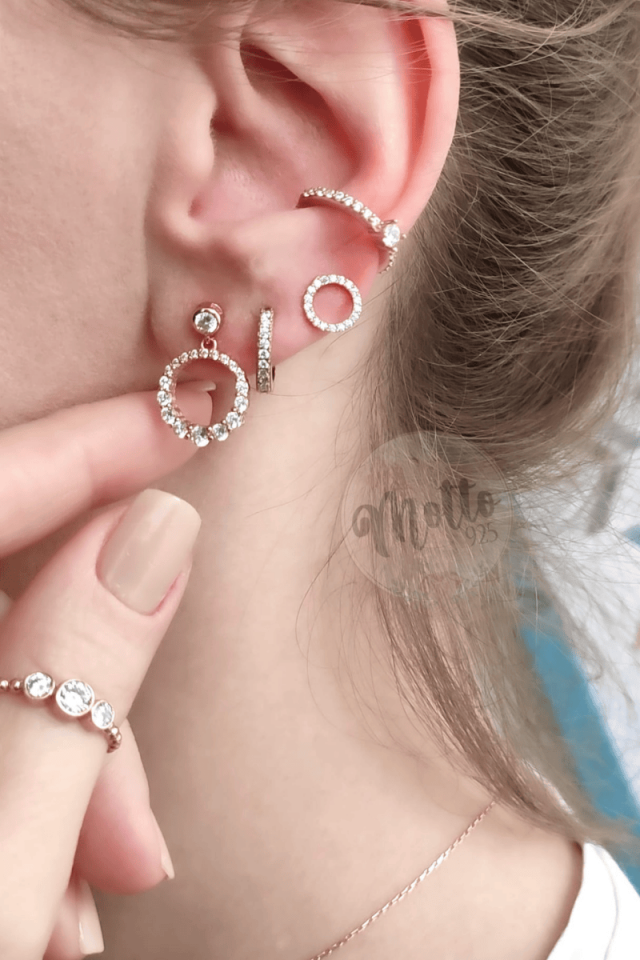 Tek Taş Detaylı Beyaz Taş Sıralı Earcuff Küpe