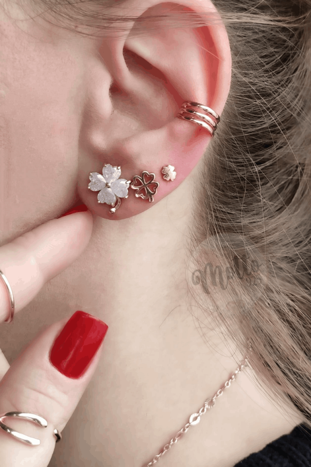 Rose (Pembe) Kuvars Taşlı Yonca Figür Çivi Küpe